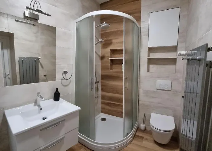 アパート Orhideja