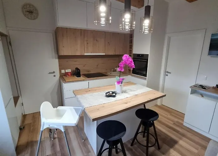 Orhideja アパート